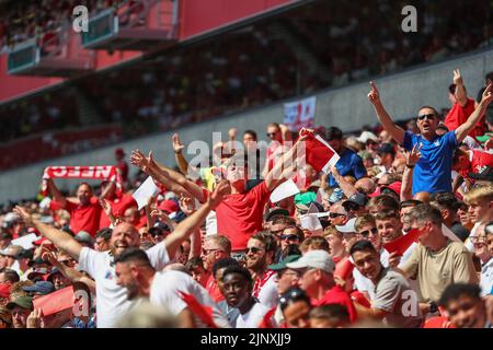 Nottingham Forest fans chant during the game Stock Photo