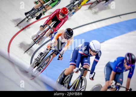 MUNICH - Lonneke Uneken in action during the final of the points race of track cycling on the fourth day of the Multi-European Championship. The German city of Munich will host a combined European Championship of various sports in 2022. ANP ROBIN VAN LONKHUIJSEN Stock Photo