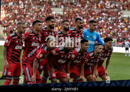 Rio De Janeiro, Brazil. 14th Aug, 2022. RJ - Rio de Janeiro - 08/14/2022 - BRAZILIAN A 2022, FLAMENGO X ATHLETICO-PR - Flamengo players pose for a photo before the match against Athletico-PR at the Maracana stadium for the Brazilian championship A 2022. Photo: Thiago Ribeiro/AGIF/Sipa USA Credit: Sipa USA/Alamy Live News Stock Photo