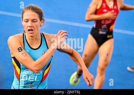 Munich, Germany. 14th Aug, 2022. Belgian Jolien Vermeylen sprints for the finish of the Mixed Relay Triathlon European Championships Munich 2022, in Munich, Germany, on Sunday 14 August 2022. The second edition of the European Championships takes place from 11 to 22 August and features nine sports. BELGA PHOTO ERIC LALMAND Credit: Belga News Agency/Alamy Live News Stock Photo