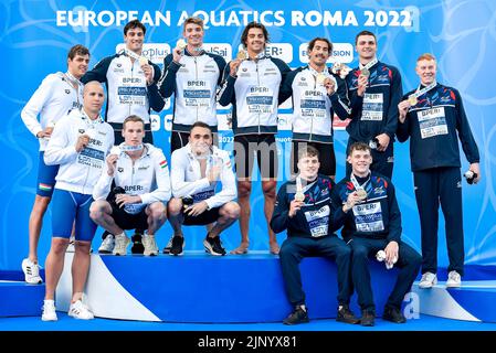 Roma, Italy. 14th Aug, 2022. ITALY, MIRESSI Alessandro, CECCON Thomas, ZAZZERI Lorenzo, FRIGO Manuel, Gold Medal, HUNGARY, NEMETH Nandor, SZABO Szebasztian, MESZAROS Daniel, MILAK Kristof, Silver Medal, GREAT BRITAIN, WHITTLE Jacob, RICHARDS Matthew, DEAN Thomas, MILDRED Edward, Bronze Medal4x100m Freestyle Men Final Swimming Roma, 14/8/2022 Stadio del Nuoto XXVI LEN European Championships Roma 2022 Photo Andrea Staccioli/Deepbluemedia/Insidefoto Credit: Insidefoto di andrea staccioli/Alamy Live News Stock Photo