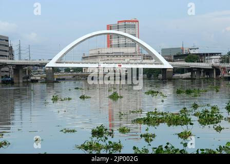 The Binondo-Intramuros Bridge, Pasig River, Manila, Philippines. Stock Photo