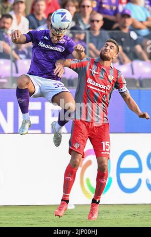 Florence, Italy. 14th Aug, 2022. Riccardo Sottil (ACF Fiorentina) and Matteo Bianchetti (US Cremonese) during ACF Fiorentina vs US Cremonese, italian soccer Serie A match in Florence, Italy, August 14 2022 Credit: Independent Photo Agency/Alamy Live News Stock Photo