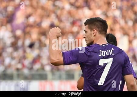 Foto Massimo Paolone/LaPresse 14 Agosto 2022 - Firenze, Italia - sport, calcio - Fiorentina vs Cremonese - Campionato italiano di calcio Serie A TIM 2022/2023 - Stadio Artemio Franchi. Nella foto: Luka Jovic (ACF Fiorentina) esulta dopo aver realizzato il gol 2-1 August 14, 2022 Florence, Italy - sport, calcio - Fiorentina vs Cremonese - Italian Serie A Football Championship 2022/2023 - Artemio Franchi Stadium. In the pic: Luka Jovic (ACF Fiorentina) celebrates after scoring goal 2-1 Stock Photo