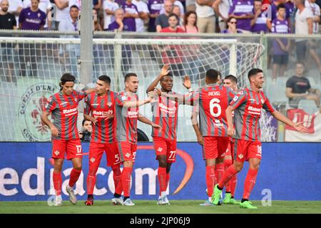 Foto Massimo Paolone/LaPresse 14 Agosto 2022 - Firenze, Italia - sport, calcio - Fiorentina vs Cremonese - Campionato italiano di calcio Serie A TIM 2022/2023 - Stadio Artemio Franchi. Nella foto: David Okereke (US Cremonese) esulta dopo aver realizzato il gol 1-1 August 14, 2022 Florence, Italy - sport, calcio - Fiorentina vs Cremonese - Italian Serie A Football Championship 2022/2023 - Artemio Franchi Stadium. In the pic: David Okereke (US Cremonese) celebrates after scoring goal 1-1 Stock Photo