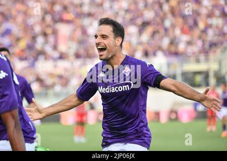 Foto Massimo Paolone/LaPresse 14 Agosto 2022 - Firenze, Italia - sport, calcio - Fiorentina vs Cremonese - Campionato italiano di calcio Serie A TIM 2022/2023 - Stadio Artemio Franchi. Nella foto: Giacomo Bonaventura (ACF Fiorentina) esulta dopo aver realizzato il gol 1-0 August 14, 2022 Florence, Italy - sport, calcio - Fiorentina vs Cremonese - Italian Serie A Football Championship 2022/2023 - Artemio Franchi Stadium. In the pic: Giacomo Bonaventura (ACF Fiorentina) celebrates after scoring goal 1-0 Stock Photo