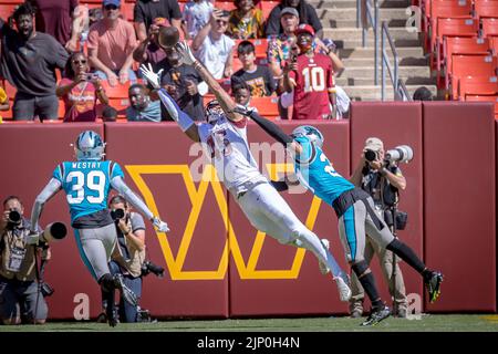 Washington Commanders tight end Curtis Hodges (45) catches a pass during  practice at the team's NFL football training facility, Tuesday, Aug. 9,  2022, in Ashburn, Va. (AP Photo/Alex Brandon Stock Photo - Alamy