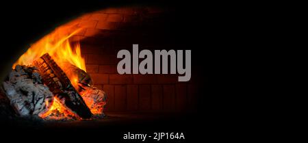 https://l450v.alamy.com/450v/2jp164a/close-up-fire-wood-burning-in-the-oven-2jp164a.jpg