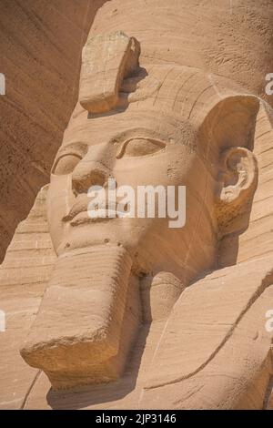 Statue Pharao Ramses II., Felsentempel Abu Simbel, Ägypten Stock Photo