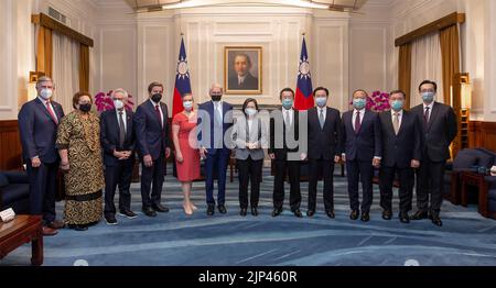 Taipei, Republic of, China. 15th Aug, 2022. Taiwan President Tsai Ing-wen, center, stands for a group photo with a bipartisan Congressional delegation at the presidential office, August 15, 2022 in Taipei, Taiwan. Standing from left to right are: U.S Rep. Don Beyer, Rep. Aumua Amata Coleman Radewagen, Rep. Alan Lowenthal, Rep. John Garamendi, AIT Director Sandra Oudkirk, Sen. Ed Markey, Taiwan President Tsai Ing Wen, Yu Shyi-kun, Joseph Wu, and members of the Taiwan government. Credit: Wang Yu Ching/Taiwan Presidential Office/Alamy Live News Stock Photo