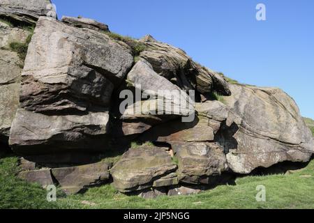 Overhanging rocks at Stanage edge, Peak District National Park, Derbyshire England, Rock formation, geology Stock Photo