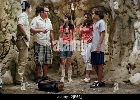 DAVID HENRIE, DAVID DELUISE, SELENA GOMEZ, MARIA CANALS-BARRERA, JAKE T. AUSTIN, WIZARDS OF WAVERLY PLACE: THE MOVIE, 2009 Stock Photo