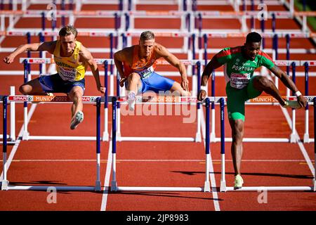 Munchen, Germany. 16th Aug, 2022. MUNCHEN, GERMANY - AUGUST 16: Koen Smet of the Netherlands competing in the Men's 110m Hurdles during the European Championships Munich 2022 at the Olympiastadion on August 16, 2022 in Munchen, Germany (Photo by Andy Astfalck/BSR Agency) Credit: Orange Pics BV/Alamy Live News Stock Photo