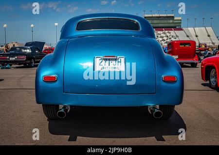 Lebanon, TN - May 13, 2022: Low perspective rear view of a 1947 Chevrolet Fleetmaster Coupe at a local car show. Stock Photo