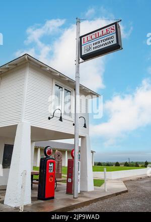 Lucilles Historic Highway Gas Station, Route 66, Hydro, Oklahoma Stock Photo