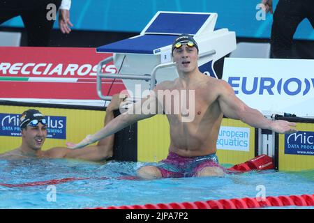 Rome, Italy. 16th Aug, 2022. Rome, Italy 16.08.2022: Martinenghi Nicola from Italy win Final men 50m Breastroke in Swimming Championship in LEN European Aquatics in Rome 2022 in Foro Italico. Credit: Independent Photo Agency/Alamy Live News Stock Photo