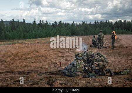 U.S. Soldiers assigned to Viper Company, 1st Battalion, 26th Infantry Regiment, 2nd Brigade Combat Team, 101st Airborne Division (Air Assault) fire an M224 60 mm mortar system as part of a fire mission in support of the company’s maneuver during a multinational live-fire exercise held at Rovaniemi Training Area, Finland, Aug. 11, 2022. The LFX was part of the Finnish Summer Exercise, where U.S. and Finnish troops had the opportunity to train together to amplify and strengthen the partnership and interoperability between the two nations. (U.S. Army National Guard photo by Sgt. Agustín Montañez)