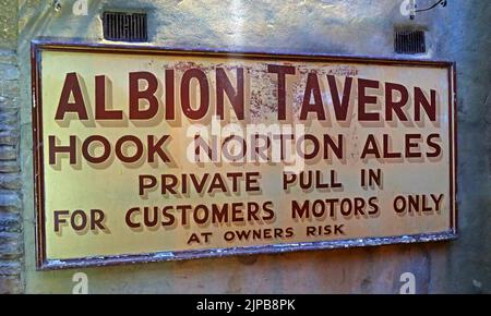 The Albion Tavern - Hook Norton Ales classic pub sign, Oxfordshire craft ales, Hook Norton, Banbury, Oxen, England, UK,  OX15 5NY Stock Photo