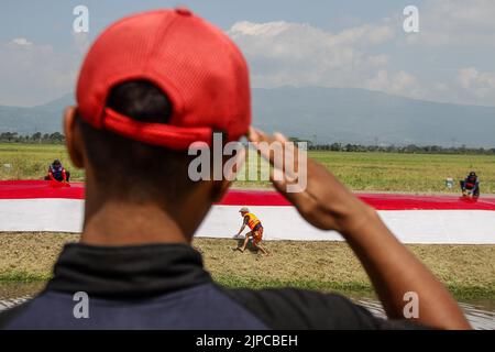 Pasar Rancaekek Rancaekek, West Java, Indonesia. 17th Aug, 2022. Members of the ...