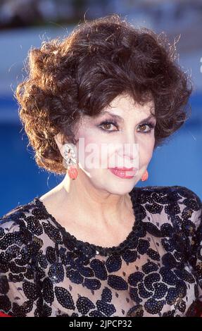 File photo dated October 6, 1994 of Italian movie legend Gina Lollobrigida. Italian cinema icon Gina Lollobrigida will run for the Senate in her country's elections next month, weeks after celebrating her 95th birthday. The elections were triggered after Italy's President Sergio Mattarella dissolved Parliament in July following the resignation of the country's Prime Minister Mario Draghi. Lollobrigida, who joined the Hollywood Walk of Fame in 2018, is standing as the candidate for the Sovereign and Popular Italy Party in the city of Latina. Photo by Pascal Baril/ABACAPRESS.COM Stock Photo