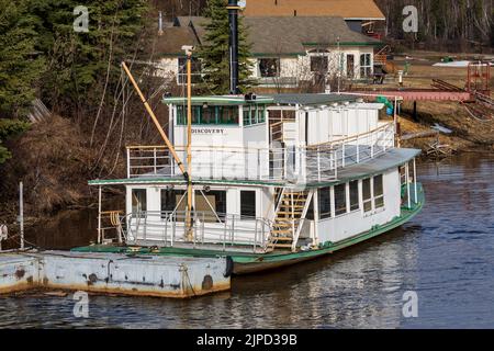 Guests on the Riverboat Discovery stop for a visit at Chena Indian Village in Fairbanks, Alaska Stock Photo