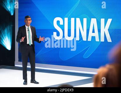 Conservative leadership candidate Rishi Sunak is questioned by the Sky News audience during the Battle For Number 10 special programme Stock Photo