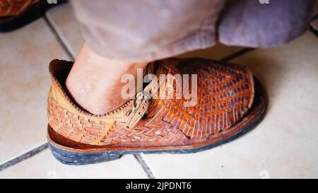 natural leather huarache, is a woven shoe made of cow or calfskin, it is used for freshness in the feet