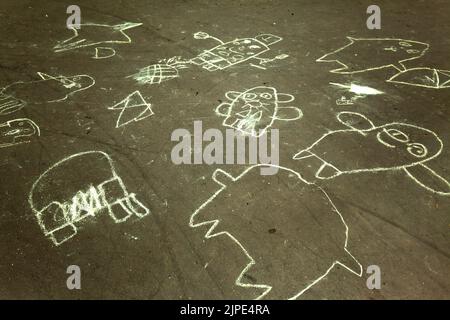 child's drawing, chalk drawing, graffiti, graffitis, street painting Stock Photo