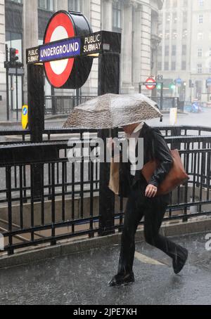 London, UK, 17th August 2022. The Met Office has issued an amber warning for thunderstorms as heavy rains finally arrived. Flooding of homes and business is likely in the capital. Credit : Monica Wells/Alamy Live News Stock Photo