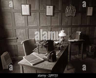HP Bulmer boardroom, as it was in 1920s, Hereford city, Herefordshire, England, UK - Monochrome Stock Photo