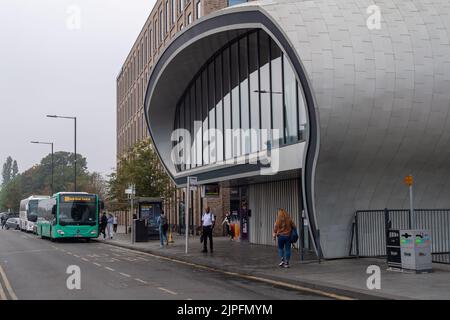 Slough, Berkshire, UK. 17th August, 2022. The morning commute in Slough is so much quieter post Covid-19 as many people have not returned to working in offices and instead work from home most days or permanently. Credit: Maureen McLean/Alamy Stock Photo