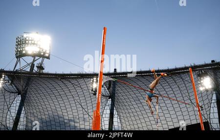 17 August 2022, Bavaria, MŸnchen: European Championships, Athletics, Pole Vault, Women, Final at Olympic Stadium, Wilma Murto (Finland) in action. Photo: Sven Hoppe/dpa Stock Photo