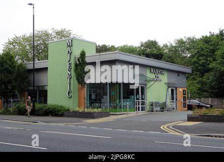 A branch of the Majestic Wine Warehouse in the suburb of South Gosforth, Newcastle upon Tyne, UK. Stock Photo