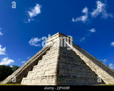 The Temple of Kukulcan, El Castillo. Chichen Itza, Mexico. Stock Photo