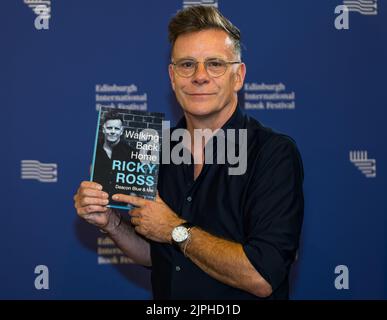 Edinburgh, Scotland, Uk 18th August 2022. Edinburgh International Book Festival: Lead singer Ricky Ross discusses behind-the-scenes tales of life in his iconic band Deacon Blue and the people he’s met along the way in his book Walking Back Home. Credit: Sally Anderson/Alamy Live News Stock Photo