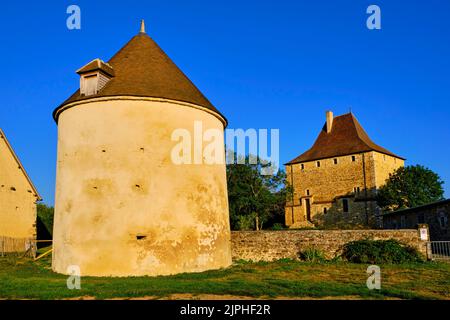 France, Cher (18), Berry, Neuvy-Deux-Clochers, la Tour de Vesvre // France, Cher (18), Berry, Neuvy-Deux-Clochers, the Tower of Vesvre Stock Photo