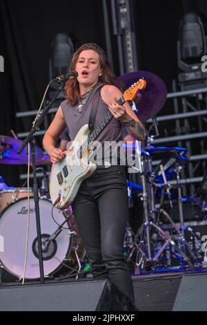 Rebecca Lovell, Larkin Poe, Edmonton Folk Music Festival, Edmonton Alberta, Canada Stock Photo