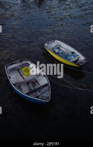 Boat Rope Spring Tide Boat tied with rope during low tide at night Stock Photo - Alamy
