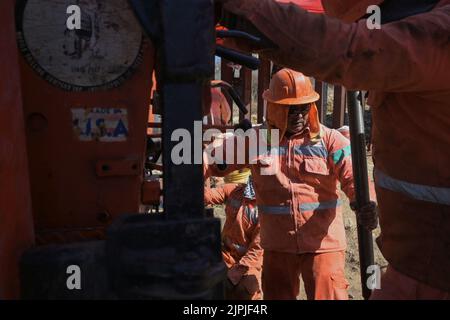 Two major pipelines ruptured weeks ago near the U.S.-Mexico border on ...