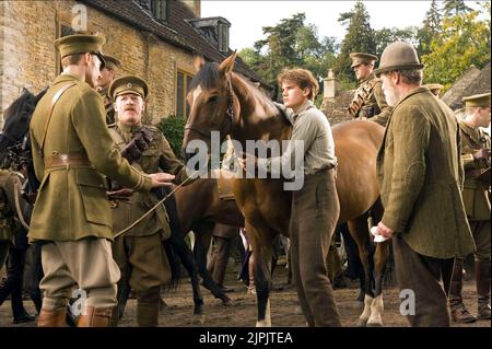 TOM HIDDLESTON, GEOFF BELL, JEREMY IRVINE, PETER MULLAN, WAR HORSE, 2011 Stock Photo