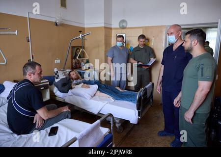 Ukrainian President Volodymyr Zelenskyy (R) visits soldiers wounded during the Russian - Ukrainian war at hospital of Hetman Petro Sahaidachnyi National Ground Forces Academy in Lviv, Ukraine on Thursday, August 18, 2022. Turkey's President Recep Tayyip Erdogan and UN chief Antonio Guterres were convening in the western city of Lviv. The two were key brokers of a deal last month with Moscow and Kyiv allowing the resumption of grain exports from Ukraine after Russia's invasion blocked essential global supplies. Photo by Ukrainian President Press Office /UPI Stock Photo