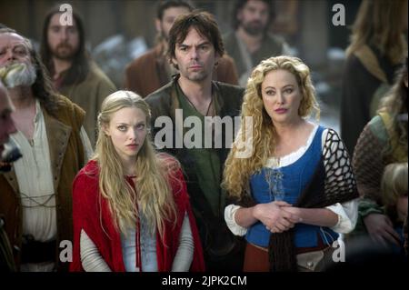 AMANDA SEYFRIED, BILLY BURKE, VIRGINIA MADSEN, RED RIDING HOOD, 2011 Stock Photo