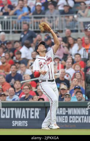 Atlanta Braves' Matt Olson (28) hits a solo home run in the fourth ...