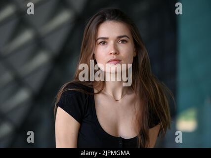PRODUCTION - 10 August 2022, Berlin: Actress Zoe Moore at an exclusive