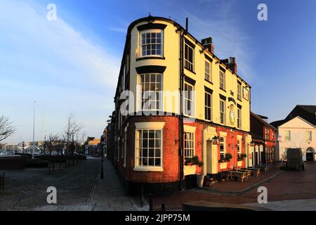 The Minerva pub in Nelson Street, Hull Marina, Kingston-upon-Hull, East Riding of Yorkshire, Humberside, England, UK Stock Photo