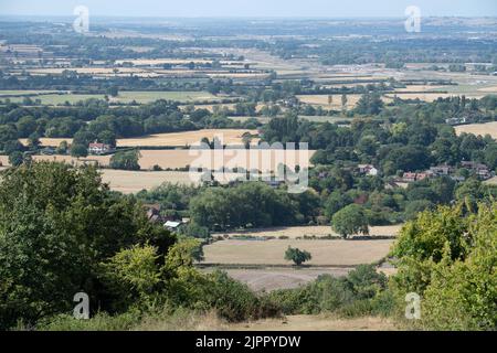 Coombe Hill, Buckinghamshire, UK. 19th August, 2022. Views from Coombe Hill. Rain is still badly needed as the ongoing drought continues. Credit: Maureen McLean/Alamy Live News Stock Photo