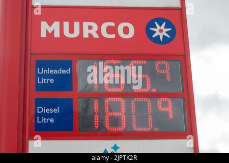 Datchet, Berkshire, UK. 20th August, 2022. Most petrol stations have now dropped their price of fuel. Petrol on sale today at the Murco Garage in Datchet, Berkshire, was much lower than recently at 165.9 per litre compared to 192.2 on 9th June 2022. Credit: Maureen McLean/Alamy Live News Stock Photo