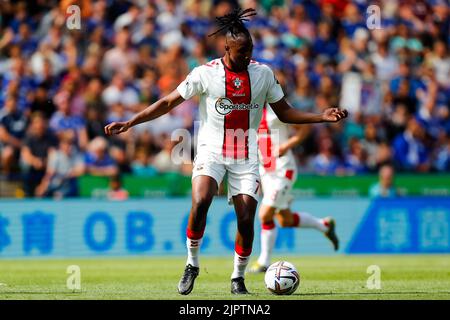 Leicester, UK. Leicester, UK. 20th Aug 2022. 20th August 2022; The King Power Stadium, Leicester, Leicestershire, England;  Premier League Football, Leicester City versus Southampton; Joe Aribo of Southampton Credit: Action Plus Sports Images/Alamy Live News Credit: Action Plus Sports Images/Alamy Live News Credit: Action Plus Sports Images/Alamy Live News Stock Photo