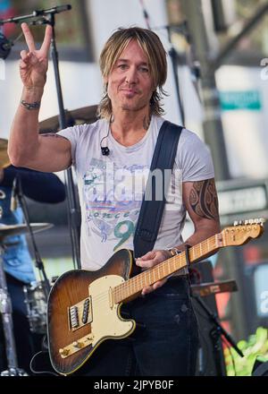 NEW YORK, NY, USA - JUNE 30, 2022: Keith Urban Performs on NBC's 'Today' Show Concert Series at Rockefeller Plaza. Stock Photo