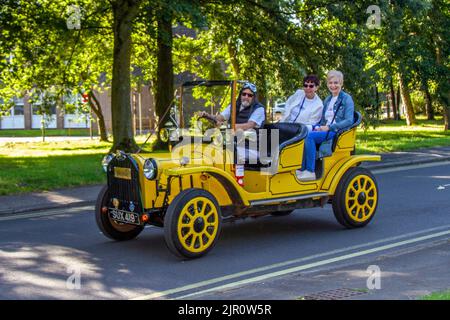 1954 50s fifties Siva Edwardian FORD 103E Popular. Dr Who BESSIE is a  fifties old style replica open-topped sedan yellow KIT CAR. Tardis Roadster en route to Lytham Hall classic car show, Lancashire, UK Stock Photo